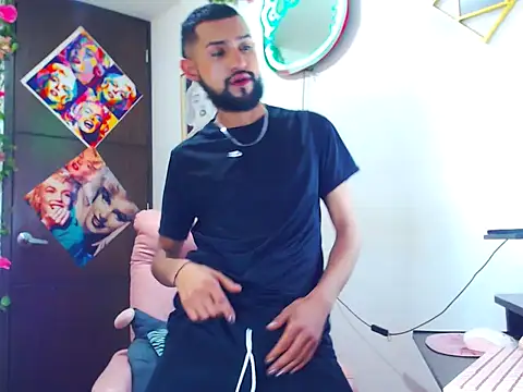 Snapshot of boybunnyerotic chatting on September 25, 2025, 4:13 pm boybunnyerotic online show from September 25, 2025, 4:13 pm