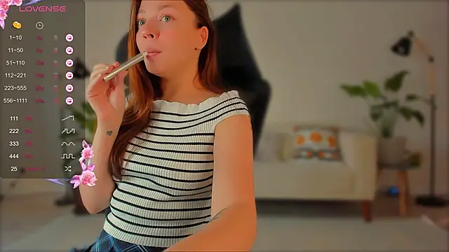 Snapshot of fairy_lele chatting on October 24, 2025, 2:10 am fairy lele online show from October 24, 2025, 2:10 am