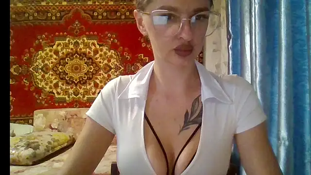 Snapshot of NovaPetal chatting on September 9, 2025, 5:11 pm NovaPetal online show from September 9, 2025, 5:11 pm