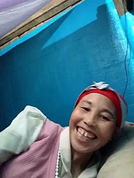 Snapshot of me-cute chatting on October 22, 2025, 12:43 am me-cute online show from October 22, 2025, 12:43 am