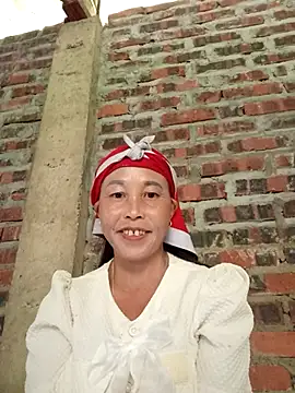 Snapshot of me-cute chatting on October 7, 2025, 3:40 am me-cute online show from October 7, 2025, 3:40 am