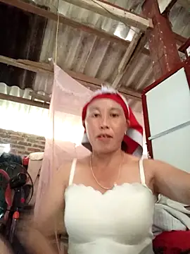 Snapshot of me-cute chatting on October 15, 2025, 4:11 am me-cute online show from October 15, 2025, 4:11 am