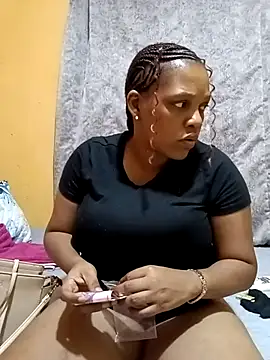 Snapshot of HappygalTheQueen chatting on November 1, 2025, 5:40 pm HappygalTheQueen online show from November 1, 2025, 5:40 pm