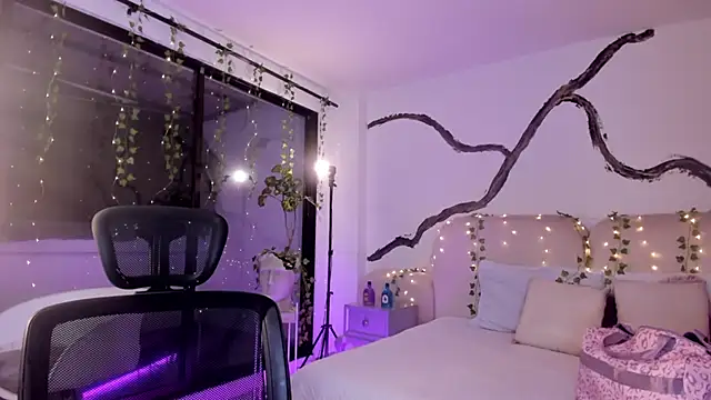 Snapshot of SarahCastro1_ chatting on October 12, 2025, 4:14 am SarahCastro1 online show from October 12, 2025, 4:14 am