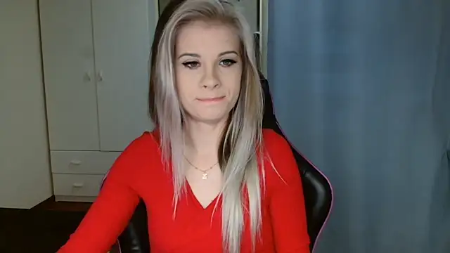 KristineGlow online show from March 22, 2026, 7:10 am