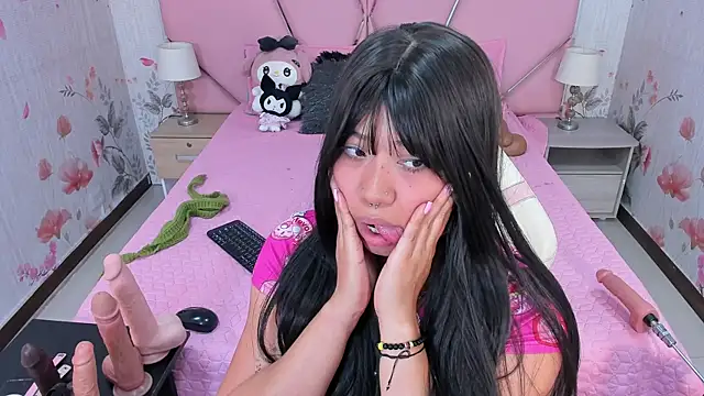 SafiroAgataaa online show from October 18, 2025, 10:01 pm