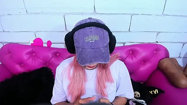 SafiroAgataaa online show from September 30, 2025, 12:16 am