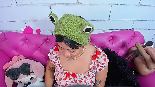 SafiroAgataaa online show from November 9, 2025, 2:48 am