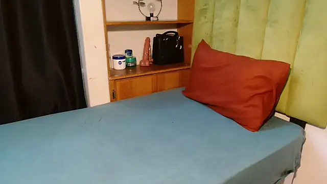 Snapshot of Keishaa-77 chatting on October 2, 2025, 12:41 pm Keishaa-77 online show from October 2, 2025, 12:41 pm