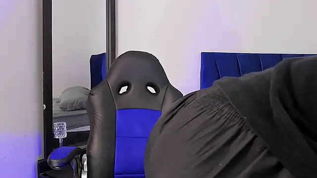 Snapshot of tau_montes chatting on October 2, 2025, 1:47 pm tau montes online show from October 2, 2025, 1:47 pm