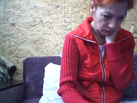 Snapshot of Milana38 chatting on October 6, 2025, 8:04 am Milana38 online show from October 6, 2025, 8:04 am