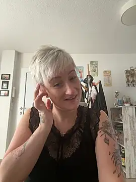 Snapshot of Rozendefotz chatting on September 11, 2025, 6:35 am Rozendefotz online show from September 11, 2025, 6:35 am