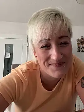 Snapshot of Rozendefotz chatting on October 6, 2025, 7:20 am Rozendefotz online show from October 6, 2025, 7:20 am