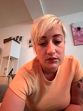 Snapshot of Rozendefotz chatting on September 21, 2025, 4:23 pm Rozendefotz online show from September 21, 2025, 4:23 pm