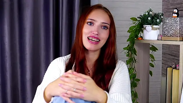 BlancaTruog online show from September 11, 2025, 1:11 pm