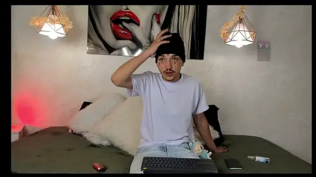 Snapshot of LeviGrayy chatting on September 19, 2025, 6:01 pm LeviGrayy online show from September 19, 2025, 6:01 pm