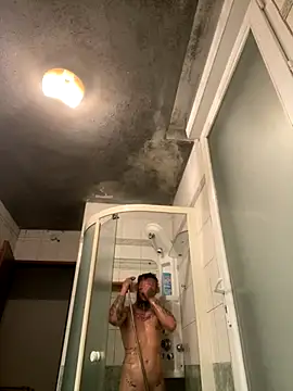 pimousssse online show from September 25, 2025, 6:58 pm