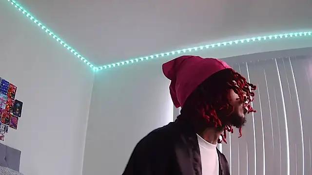 Snapshot of risktakinndolo chatting on September 23, 2025, 8:05 pm risktakinndolo online show from September 23, 2025, 8:05 pm