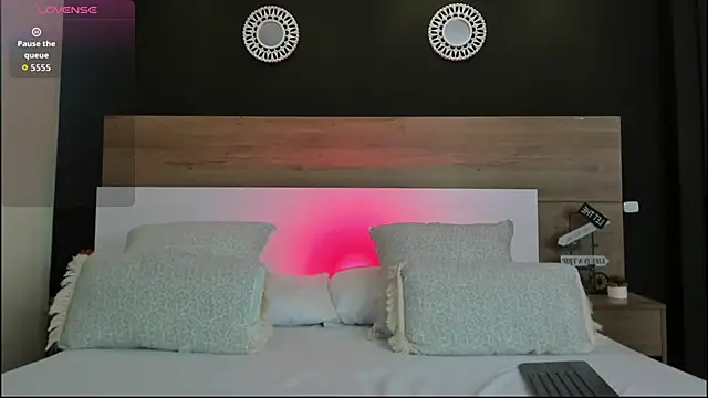 MiaTaylorSweet online show from October 10, 2025, 1:23 pm