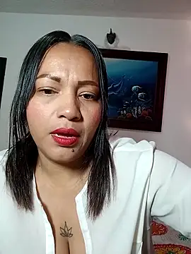 agatha sluttylatina online show from March 14, 2026, 2:06 am