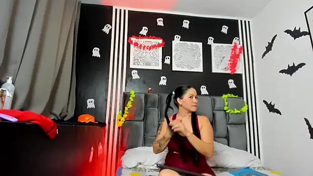 Snapshot of Hornycouple_Hot chatting on October 22, 2025, 7:24 pm Hornycouple Hot online show from October 22, 2025, 7:24 pm