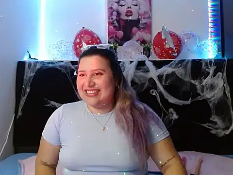 EmmaTower online show from October 15, 2025, 7:44 pm