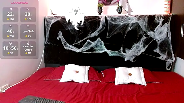 EmmaTower online show from October 2, 2025, 7:28 pm