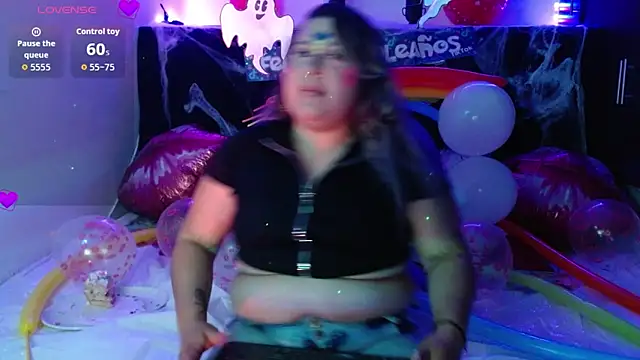 EmmaTower online show from October 6, 2025, 9:04 pm