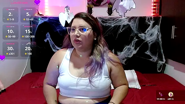 EmmaTower online show from October 3, 2025, 1:45 pm