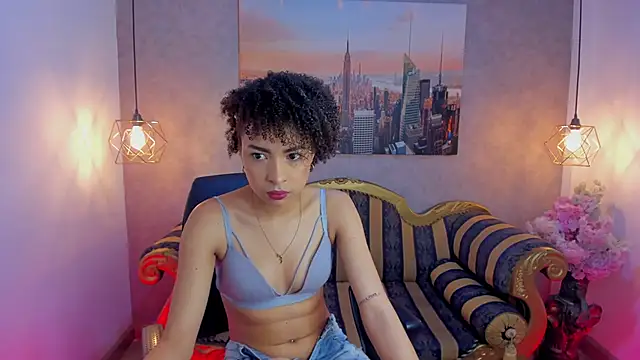 Snapshot of Lucia_jane chatting on October 24, 2025, 7:46 pm Lucia jane online show from October 24, 2025, 7:46 pm