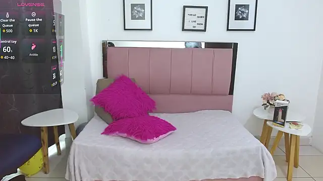 Snapshot of SammySmall_F_w chatting on February 2, 2026, 10:20 pm SammySmall F w online show from February 2, 2026, 10:20 pm