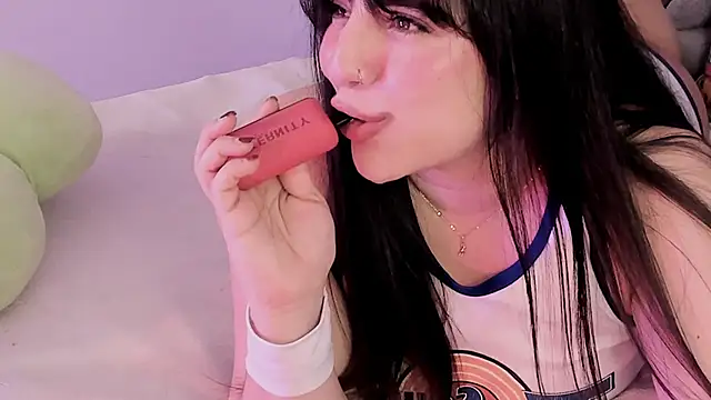 Camila Matinez  online show from January 8, 2026, 1:55 am