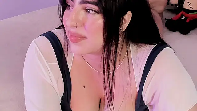 Camila Matinez  online show from November 10, 2025, 12:59 am