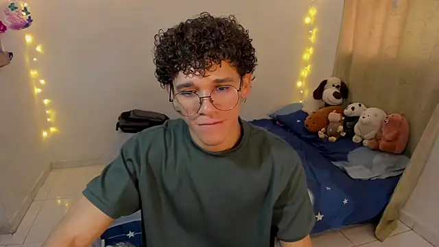 Tom Blues online show from December 18, 2025, 4:22 pm