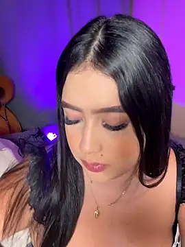 Emiily Moore1 online show from January 7, 2026, 12:04 am