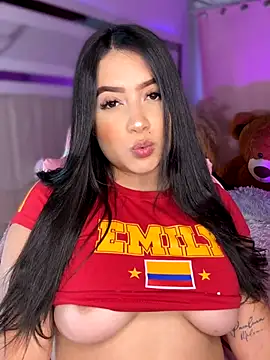 Snapshot of Emiily_Moore1 chatting on October 15, 2025, 12:09 am Emiily Moore1 online show from October 15, 2025, 12:09 am