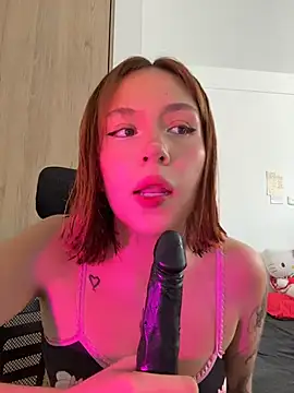 aliciia 23 online show from April 14, 2026, 10:15 pm