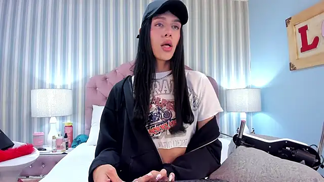 Snapshot of RayvenColliva chatting on September 16, 2025, 11:33 am RayvenColliva online show from September 16, 2025, 11:33 am