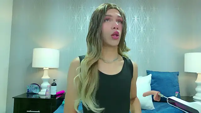 Snapshot of RayvenColliva chatting on October 5, 2025, 12:18 pm RayvenColliva online show from October 5, 2025, 12:18 pm