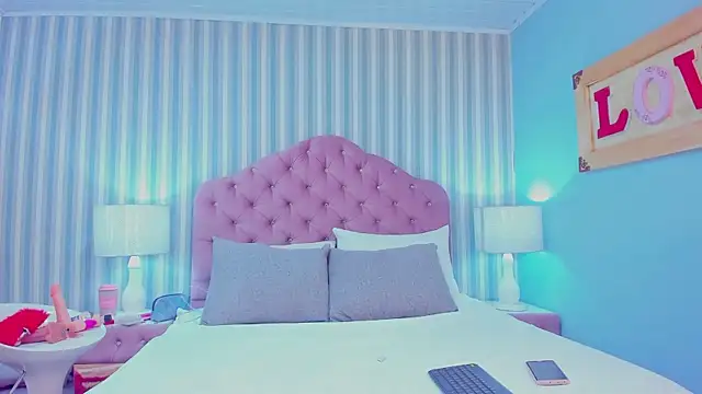 Snapshot of RayvenColliva chatting on September 29, 2025, 11:27 am RayvenColliva online show from September 29, 2025, 11:27 am