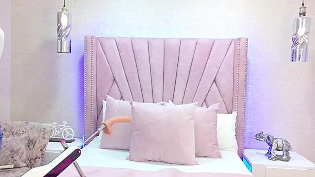 Snapshot of RayvenColliva chatting on October 18, 2025, 3:19 am RayvenColliva online show from October 18, 2025, 3:19 am