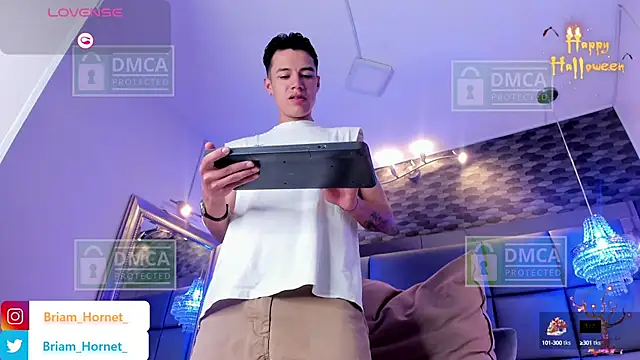 Snapshot of Briam_Hornet_ chatting on October 9, 2025, 9:15 pm Briam Hornet online show from October 9, 2025, 9:15 pm