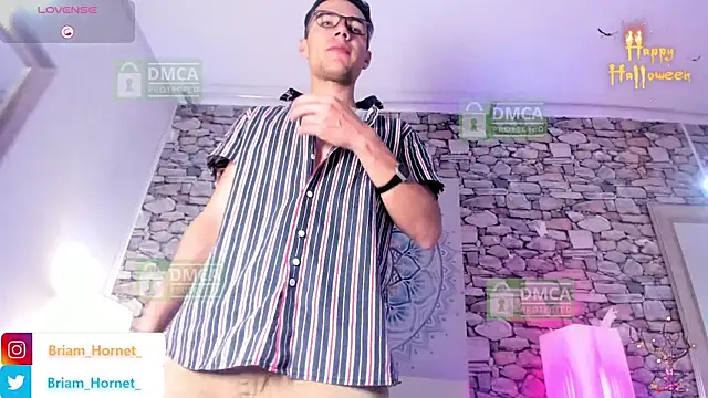 Snapshot of Briam_Hornet_ chatting on October 17, 2025, 9:05 pm Briam Hornet online show from October 17, 2025, 9:05 pm