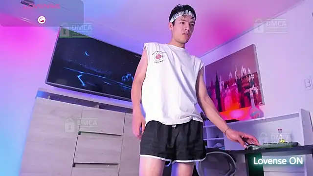 Snapshot of Briam_Hornet_ chatting on September 24, 2025, 8:59 pm Briam Hornet online show from September 24, 2025, 8:59 pm