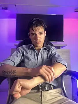 Snapshot of Briam_Hornet_ chatting on September 20, 2025, 9:20 pm Briam Hornet online show from September 20, 2025, 9:20 pm