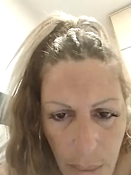 canariamorbosa online show from September 25, 2025, 10:49 pm