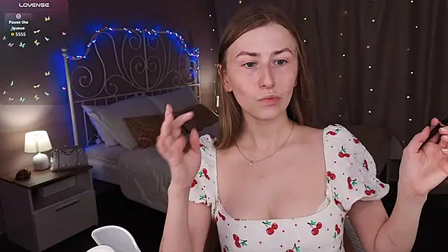 Snapshot of VesperaCeleste chatting on October 16, 2025, 5:38 am VesperaCeleste online show from October 16, 2025, 5:38 am