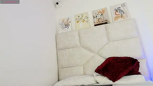 elizawiliamst online show from May 30, 2026, 12:44 pm