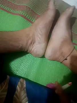 Snapshot of bobby3374 chatting on October 28, 2025, 1:10 pm bobby3374 online show from October 28, 2025, 1:10 pm