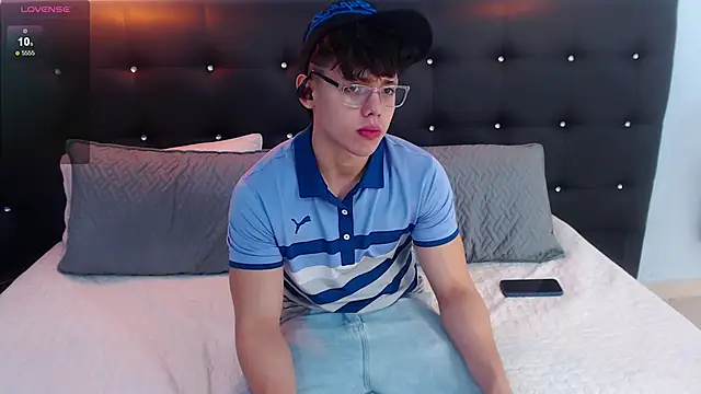 Snapshot of Jhoumod_21 chatting on October 4, 2025, 10:28 am Jhoumod 21 online show from October 4, 2025, 10:28 am